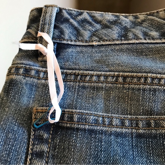 Van Heusen Classic Fit Blue Jeans Size 34 x 32 - Picture 15 of 15